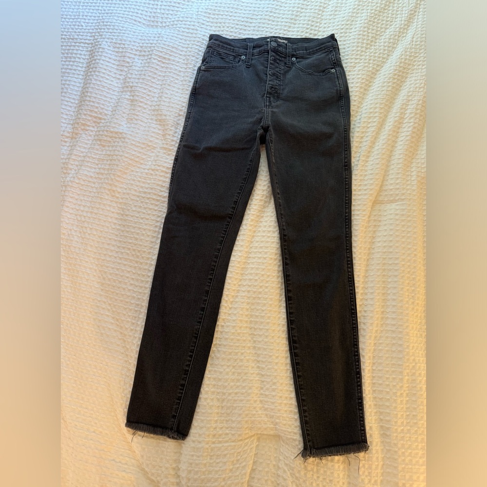27 - Madewell 10” High-Rise Skinny Jeans